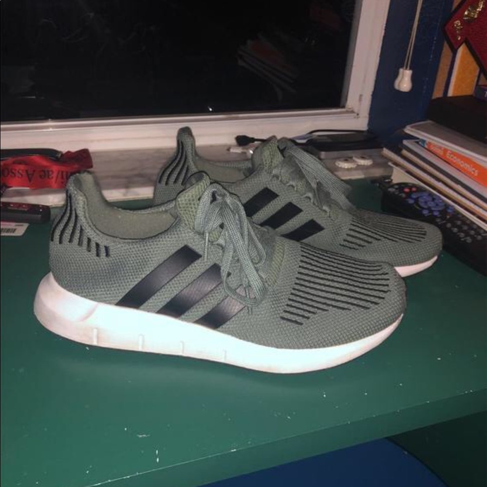 Adidas Swift Run Sneakers (size 9)
